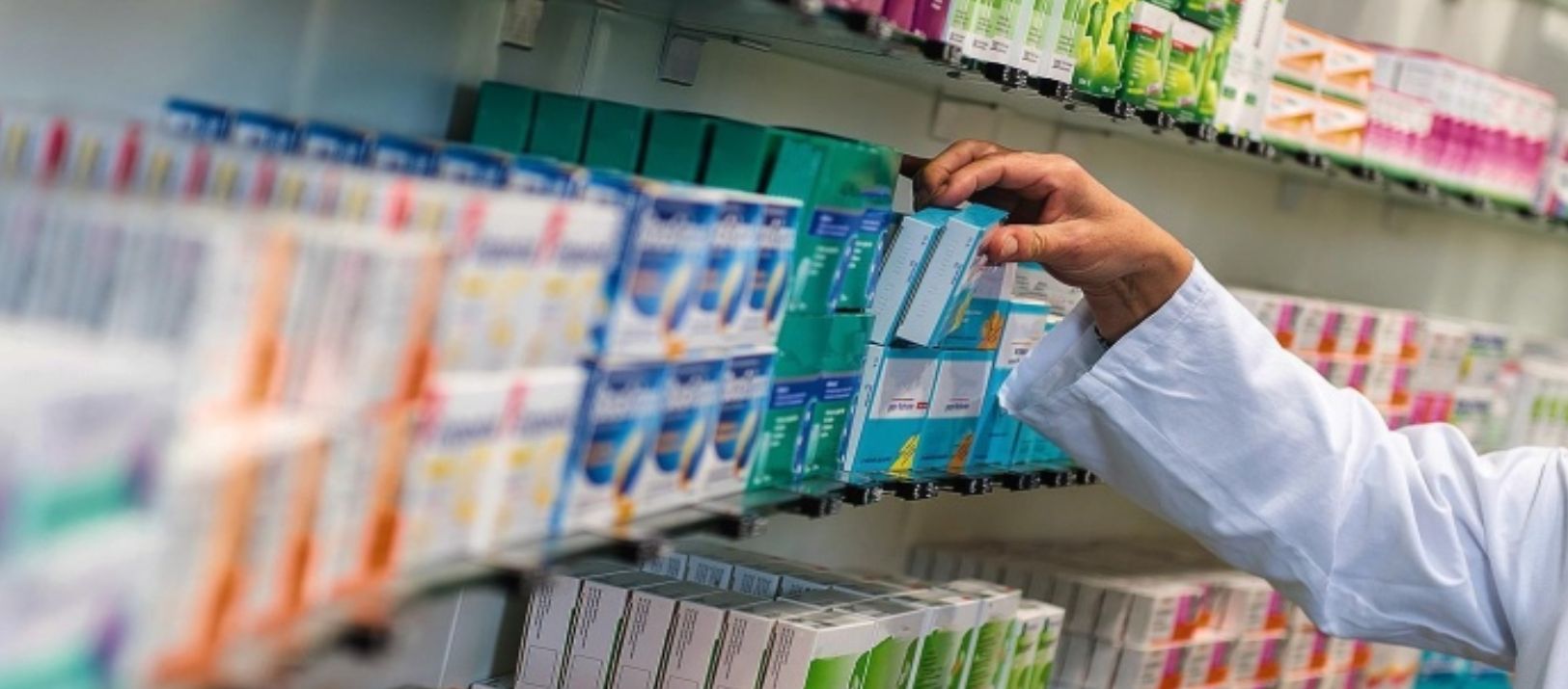 Imagen de la noticia: Los medicamentos de venta libre podrán estar en góndolas de farmacias